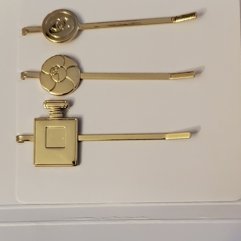 Elegant Gold Hair Clip Set